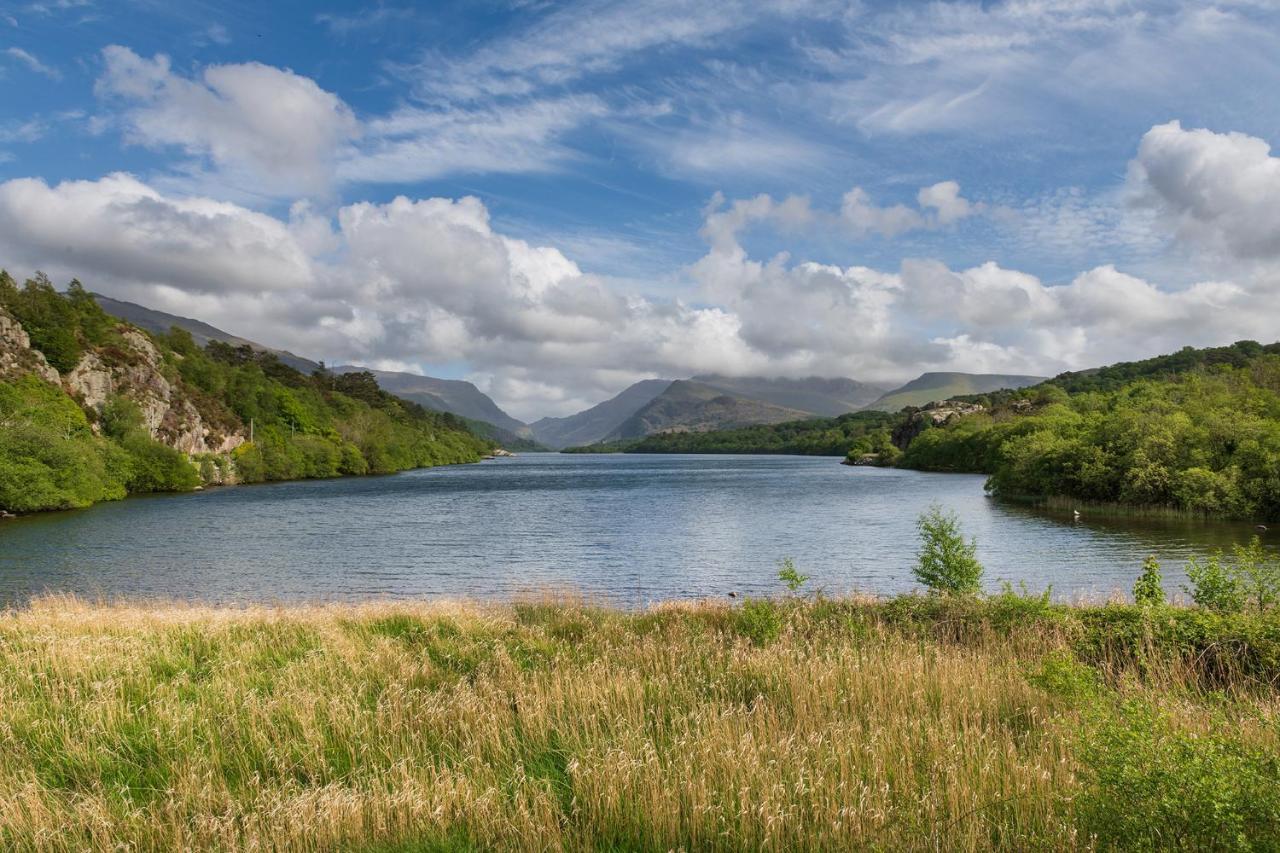 Arlyn, Padarn Lake Viewpoint In Snowdonia Caernarfon Exteriér fotografie